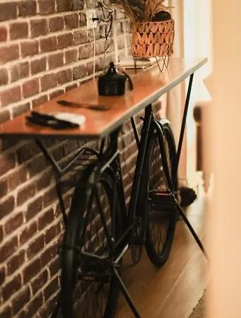 Zeus Apartment *